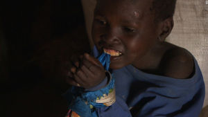 Вот уже полвека загадочная болезнь превращает африканских детей в "овощей"
