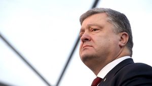 Петр Порошенко считает, что Россия превратила Крым в руины