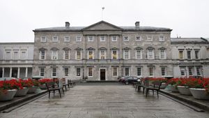 «Невероятное лицемерие»: парламент Ирландии возмущен высылкой российских дипломатов.