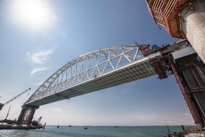 «Миротворец» занёс в «чёрный список» сотни россиян, строящих Крымский мост.