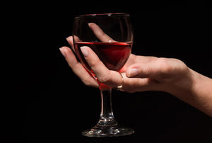 Ученые выяснили что алкоголь может быть полезен после 50 лет