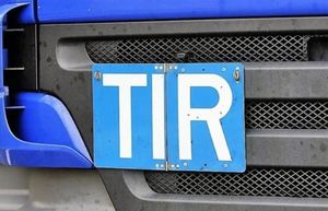 Что означает надпись TIR на грузовиках и почему такие машины не проверяют на таможне