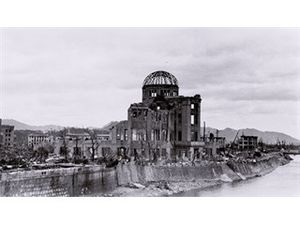 Разрушения в Токио после американской бомбардировки были сильнее, чем в Хиросиме и Нагасаки