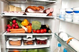 Что категорически нельзя хранить в холодильнике — вытащите это из своих холодильников!