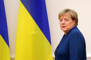 Олейник: Меркель причастна к госперевороту на Украине
