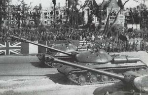 Война только начинается: зачем Советский Союз показал на параде в Берлине танки ИС-3