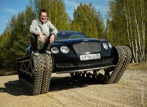 Российские специалисты по тюнингу надели на Bentley гусеницы