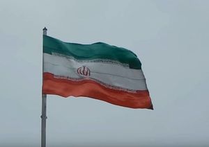 СМИ: Иранцы бегут из страны в преддверии удара США