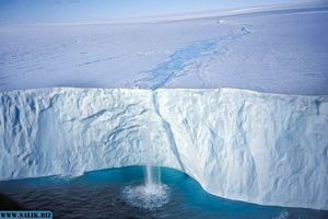 Ученые выяснили, как океан плавит антарктический лед