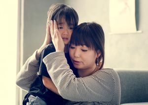Японцы никогда не орут на своих детей, и те вырастают уравновешенными и самостоятельными   Источник: Японцы никогда не орут на своих детей, и те вырастают уравновешенными и самостоятельными