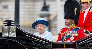 Для чего британская королева берет в заложники вице-канцлера парламента
