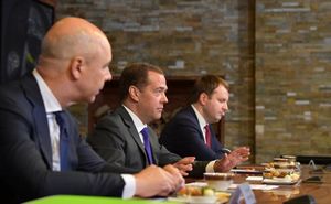Министры правительства Медведева поделили Россию, словно «дети лейтенанта Шмидта»