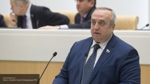 Клинцевич заявил, что у Зеленского есть причины не заканчивать войну в Донбассе.