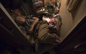Как живут люди в гонконгских квартирах-гробах
