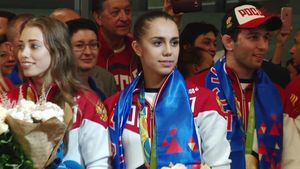 Мухин назвал хорошим знаком возвращение российским спортсмена национального флага.