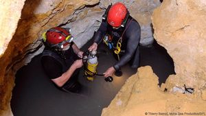 Фантастическая пещера Мовиле, где существует иная атмосфера, отличная от земной