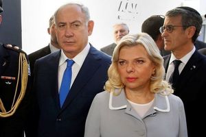 Жена Нетаньяху закатила скандал в Киеве и бросила на пол хлеб-соль