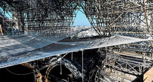 15 фото, показывающих, что происходит сейчас в сгоревшем Нотр-Даме