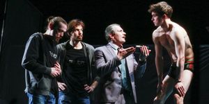В Театре юного зрителя уральским школьникам показали пьесу "Ревизор" со сценой изнасилования
