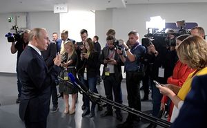 Путин заявил о независимости государственных телеканалов в России