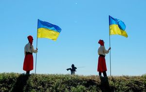 Российский писатель предложил поделить Украину по примеру Чехословакии