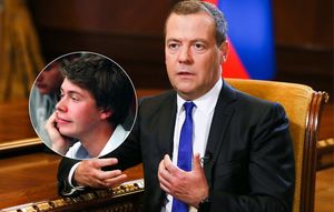 Почему сын Медведева не живет в России?