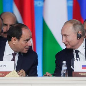 Путин пошутил, что должен часть своей зарплаты ас-Сиси за помощь на саммите в Сочи