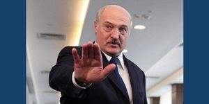 Фейковая политическая система не спасёт лукашенко