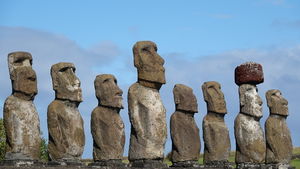 Что они охраняют? Археологи открыли тайну почти тысяч истуканов-моаи с острова Пасхи