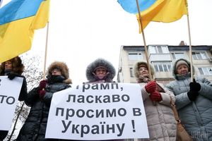 "Независимость", за которую украинцы скакали на двух майданах