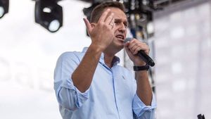 Сторонники Навального выпустили очередное фейковое расследование с подставными актерами