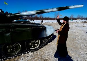 Протоиерей Смирнов обосновал необходимость освящать ядерное оружие: нас спасают только ракеты