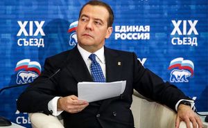 Путин в преемники? В Кремле задумались над тем, чтобы убрать Медведева из «Единой России»