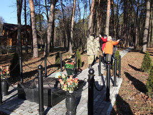 На месте братской могилы 121 солдата выросла правительственная резиденция