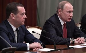 Путин определил обязанности Медведева на посту зампреда Совбеза