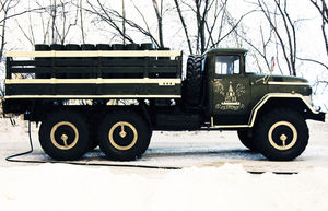 Особенность советских грузовиков. Зачем советскому грузовику такие странные колеса, и что за «ручка» на них выступает