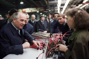 35 лет назад началась перестройка. Как желание Горбачева сделать СССР лучше разрушило страну