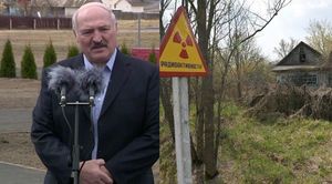 Лукашенко предлагает: вместо Дальневосточного гектара берите гектар "Чернобыля"