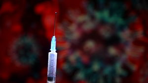 Вакцина от коронавируса может появиться в России уже в сентябре