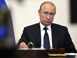 Путин идет по минному полю коронавируса