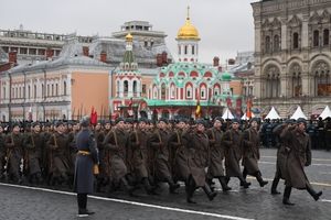 Главком сухопутных войск рассказал о продолжительности парада на Красной площади