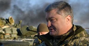 Порошенко заявил, что гордится приказом бомбить Донбасс