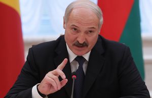 Лукашенко рассказал белорусам, как им все вокруг завидуют, а они живут и не понимают, как им досталось это счастье