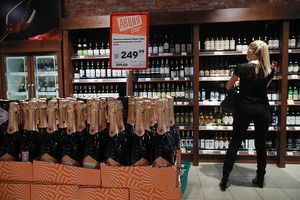 Магазины грозят убрать из продажи отечественное вино
