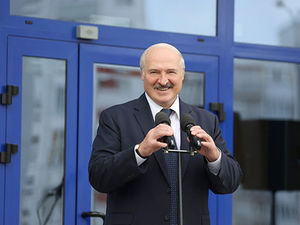 Лукашенко лично победил коронавирус боевым безумием берсерка