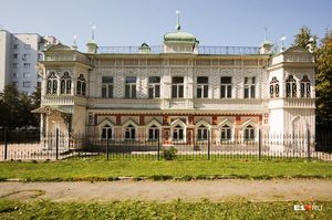 10 самых красивых деревянных домов Екатеринбурга, сохранившихся среди высоток