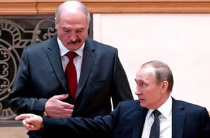 Лукашенко можно оставить только в случае вхождения Белоруссии в состав РФ