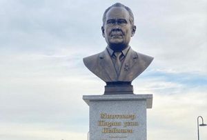 Первому президенту Татарстана поставили прижизненный памятник