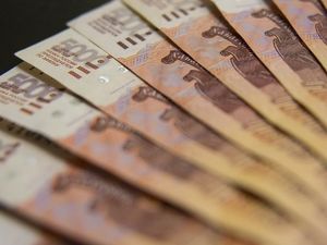 Пенсионерам предложили выдать по 75 тысяч рублей компенсации "за реформу"