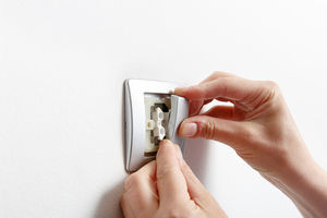 Как перенести выключатель без штробы и проводов